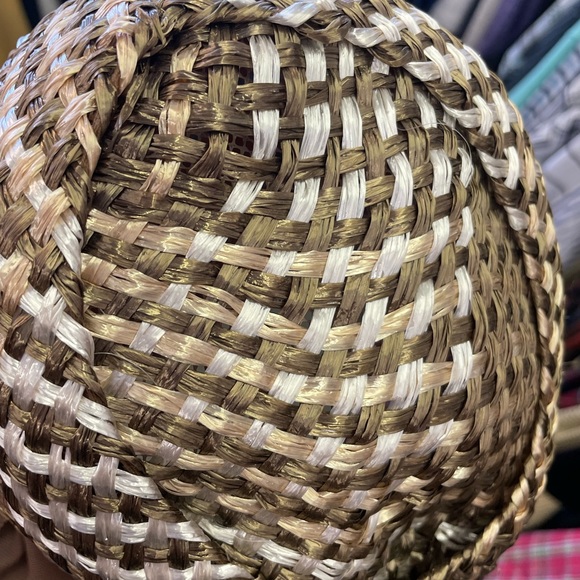 Vintage Ladies Beige Tan Deep Bucket Straw Woven Hat KY Derby Hippie Crocheted - Picture 8 of 10